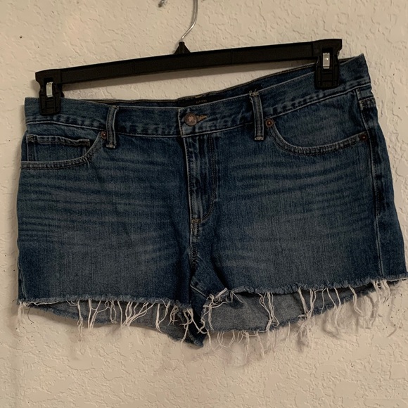 Lucky Brand Dark Blue Cut Off Jean Shorts Raw Hem with Fringe Size 12/31 - Picture 1 of 10